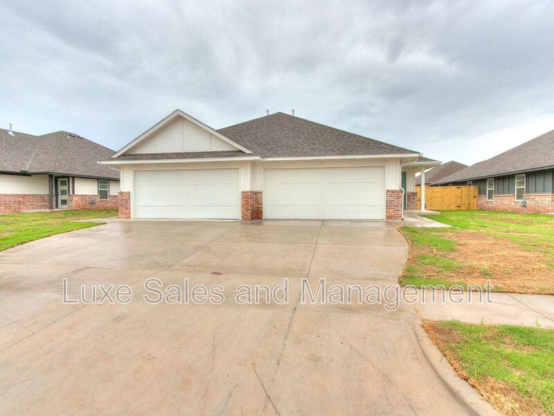 Oklahoma City House: 8011 NW 105th Terrace