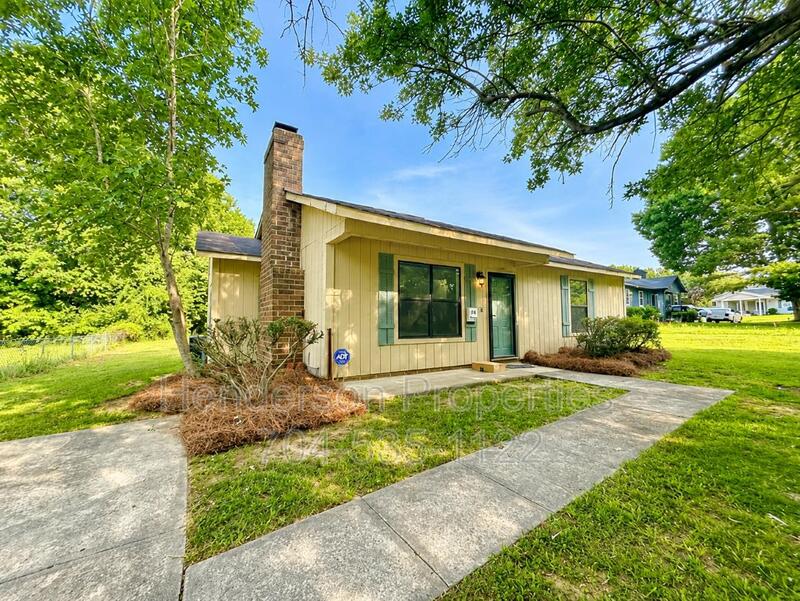Charlotte House: 7314 Meadowland Dr