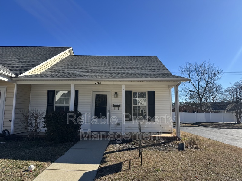 Smithfield Condo: 438 E Rose St