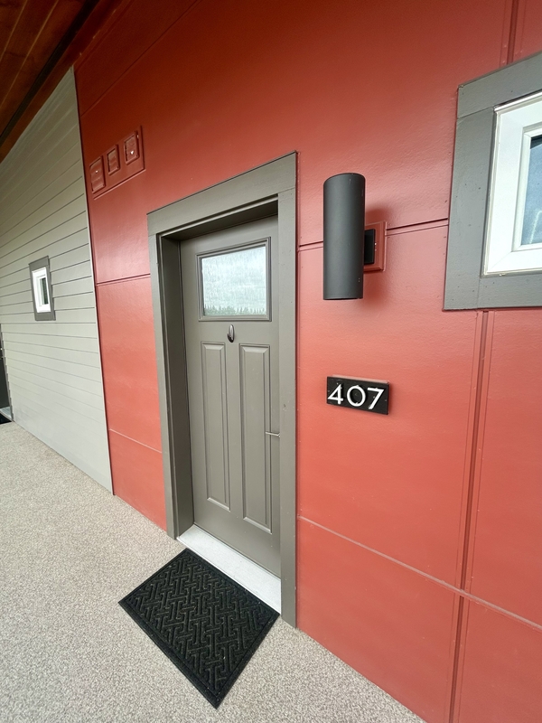 Lynden Condo: 1882 Front Street - 1