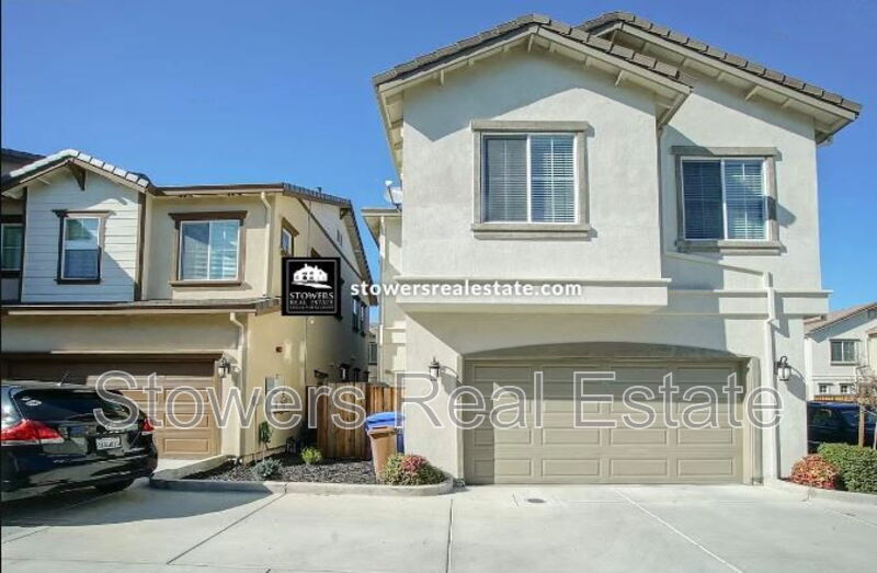 Brentwood House: 213 Alta St