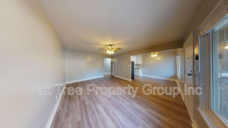 Oakland House: 2619 High Street