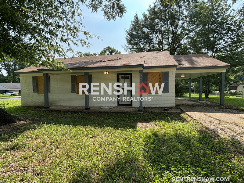 Memphis House: 4264 Double Tree Rd
