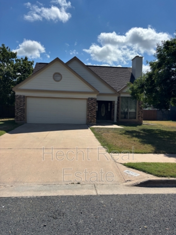 Leander House: 16501 Spotted Eagle Drive