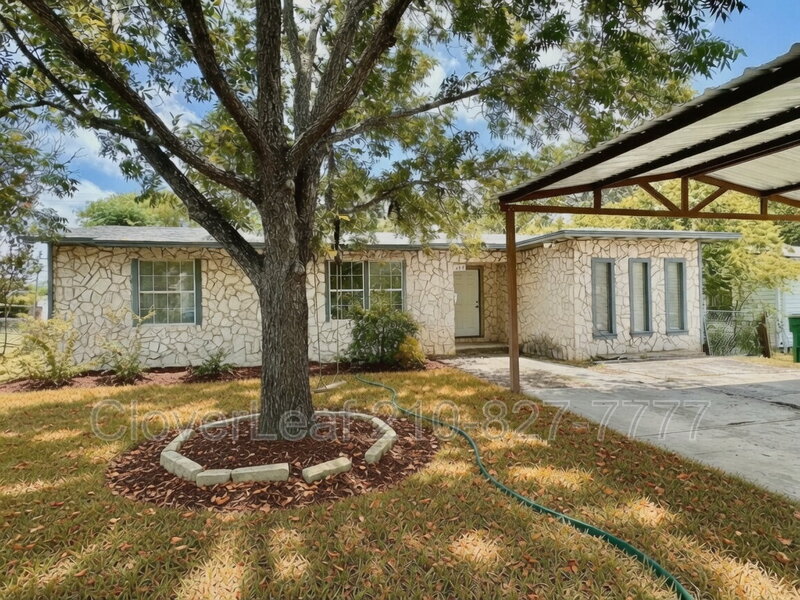 San Antonio House: 214 Basswood Dr