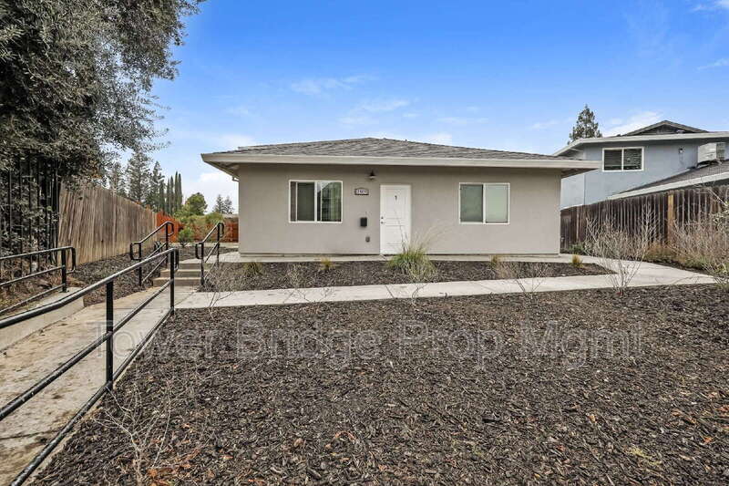 Sacramento Condo: 2409 Cava Ct