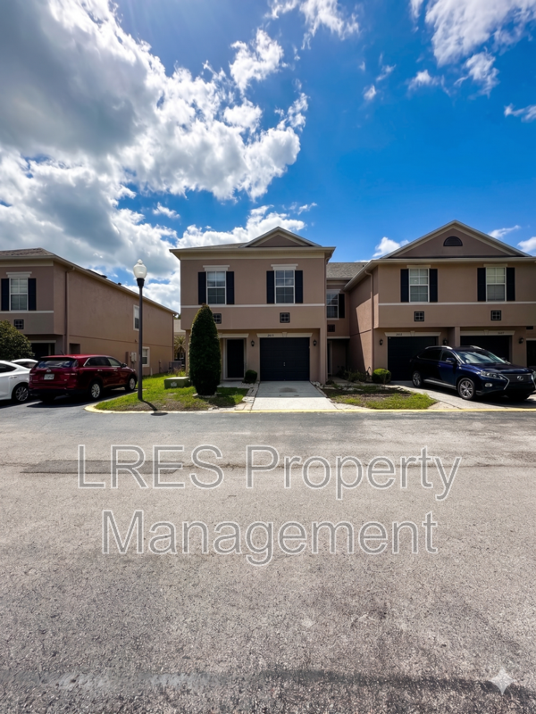 Oviedo House: 2825 Cliffe Ct
