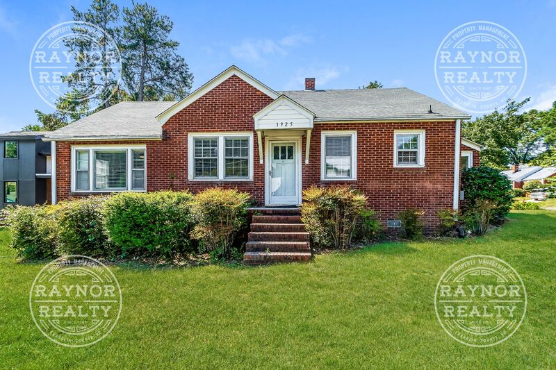 Durham House: 1925 Washington St