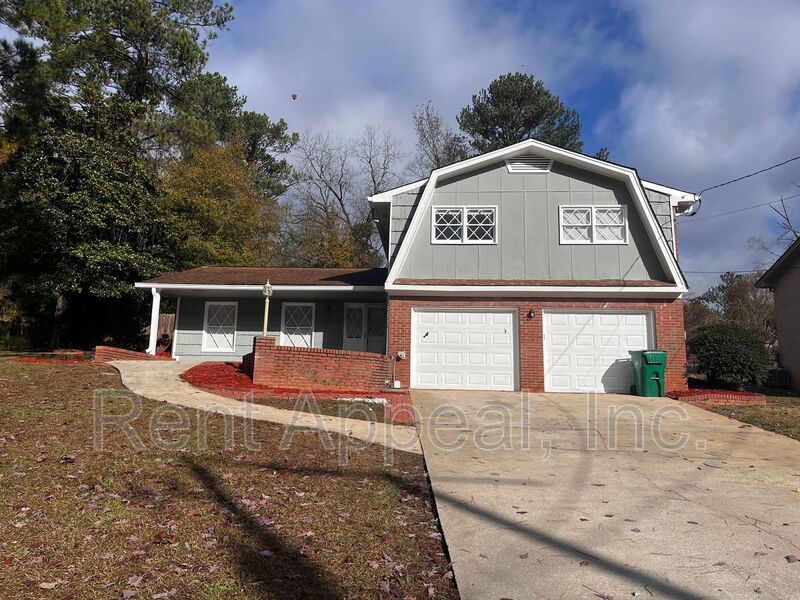 Stone Mountain House: 4016 Elmscourt Drive