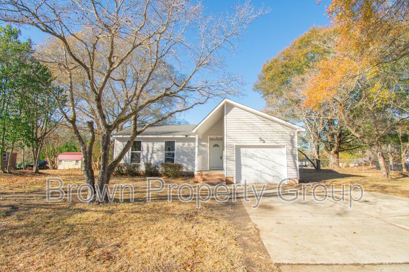 Fayetteville House: 3196 Petunia Ave