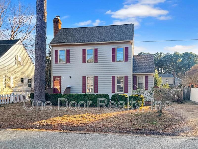 Williamsburg House: 108 Adams Street