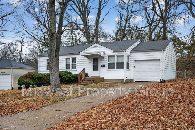 Saint Louis House: 1015 Avant Drive