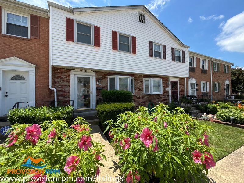 Suitland Townhome: 5138 Clacton Ave #18