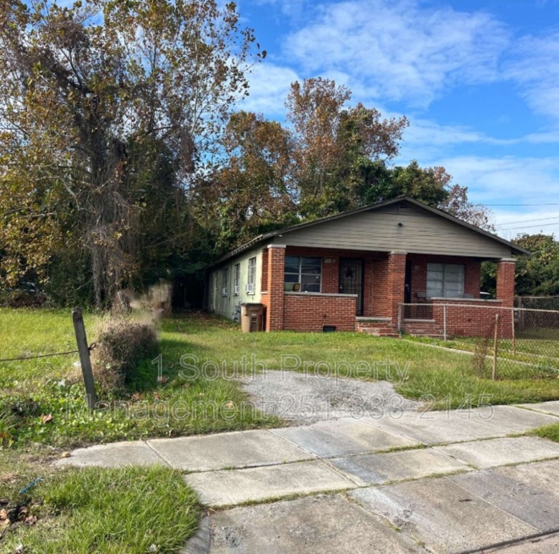 Mobile House: 459 Monday Street