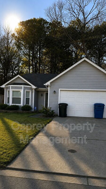 Charming 3-Bedroom Home with Garage in Virginia Beach - Photo 1