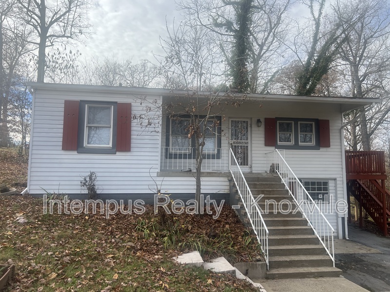 Knoxville House: 4450 Galbraith School Rd