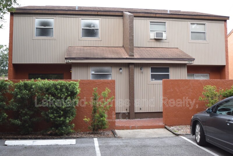 Lakeland Townhome: 2720 San Gully Road