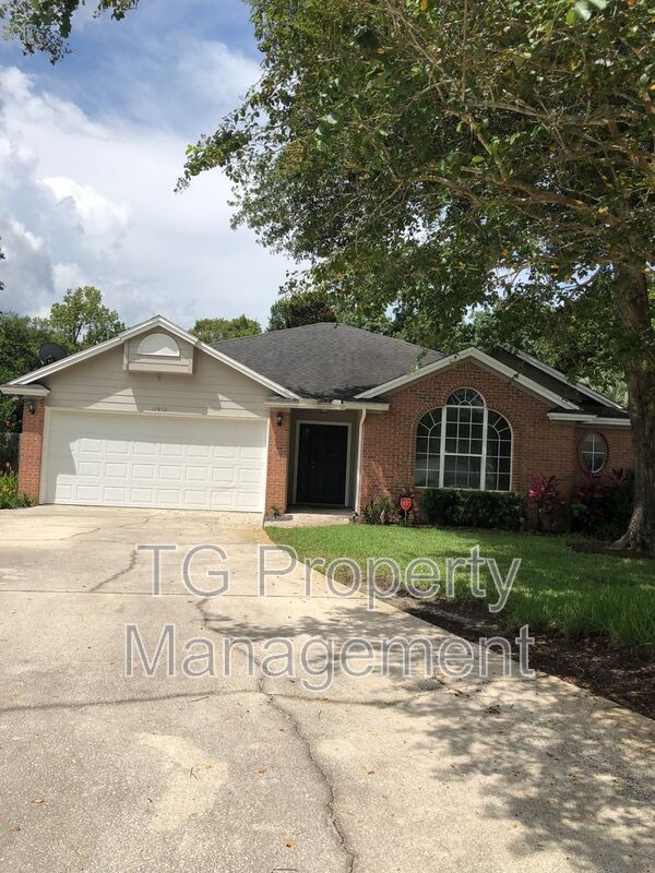 Jacksonville House: 12910 Forest Glen Ct S