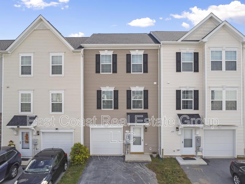 Martinsburg Townhome: 105 Natural Way