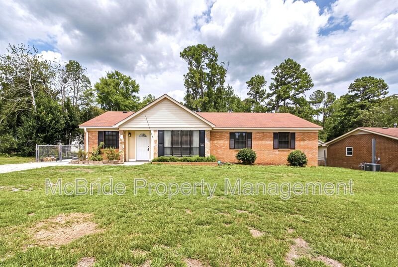 Evans House: 4409 Roxbury Drive