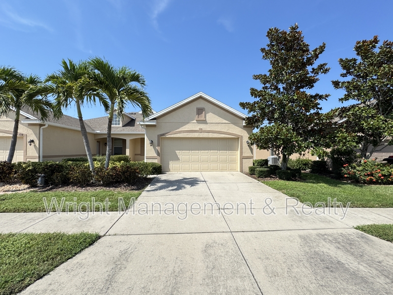 Holiday House: 2215 Parrot Fish Drive