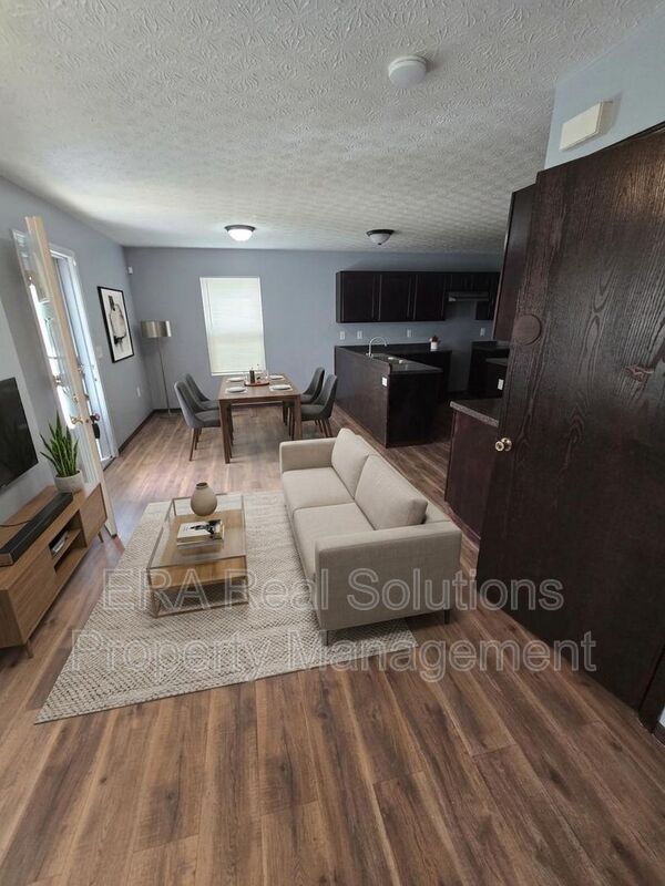 Columbus House: 137 N Guilford Ave