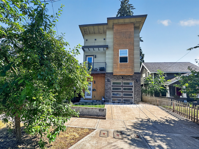 Hillsboro House: 832 Southeast Cedar Street