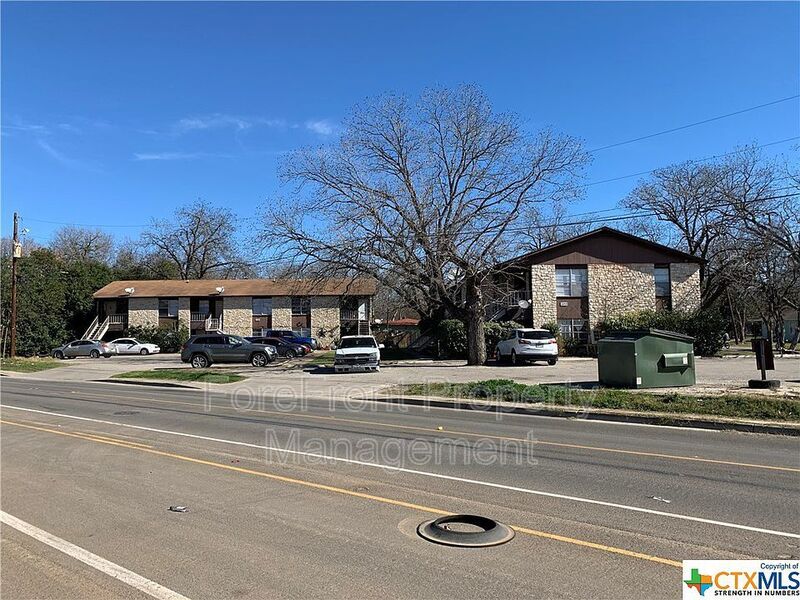 105 Smith Lane Unit H  TX 78666 - Photo 9