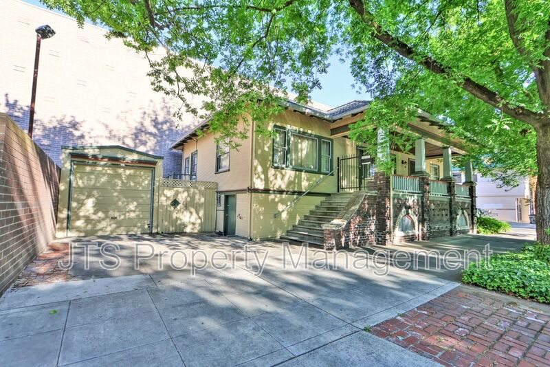 Sacramento House: 1015 27th Street