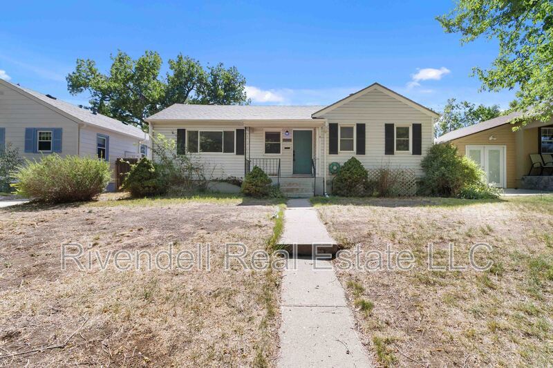 Edgewater House: 2279 Kendall St