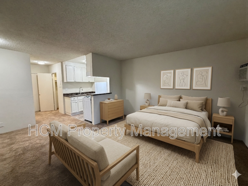 Hollywood House: 11450 Calvert St