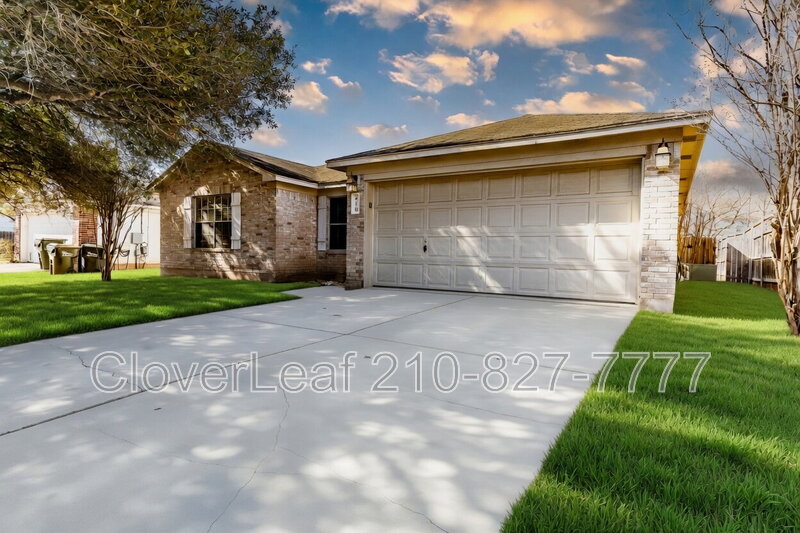 Kyle House: 410 Masonwood Dr