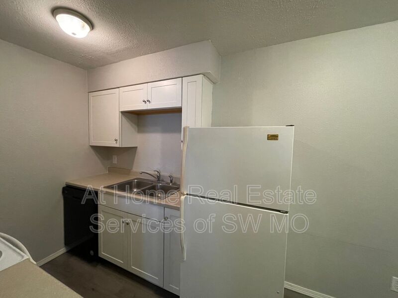 Springfield Condo: 900 S Crutcher