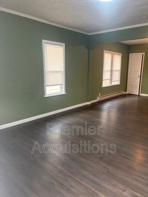 Alton House: 1132 Vernie Ave