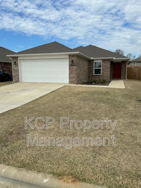 Fort Smith House: 10620 Pine Way