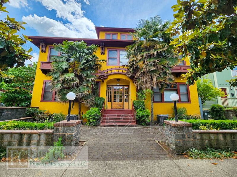 PORTLAND Condo: 2934 SE MORRISON ST