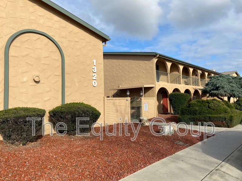 Visalia Condo: 1320 West Vassar Ave