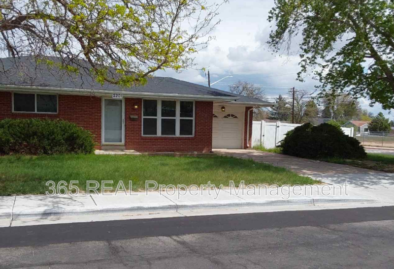 Greeley House: 2201 12th Street