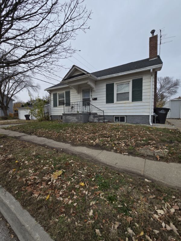 Des Moines House: 1216 Mattern Avenue