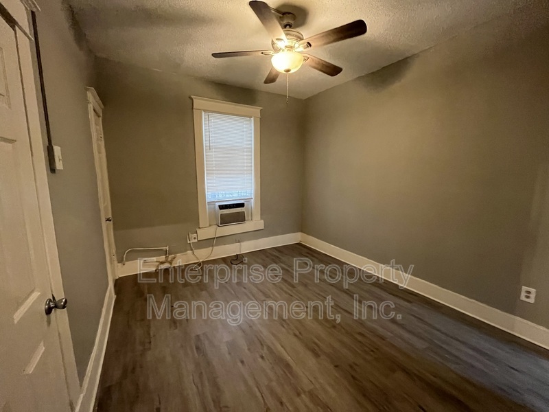 Photo 4 of 1111 North Parkway 3