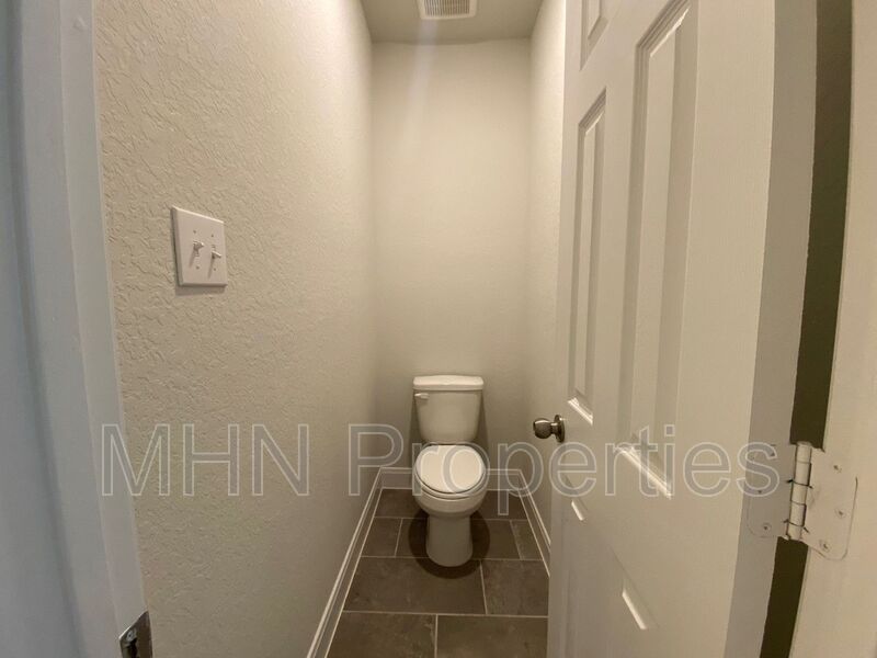 BEAUTIFUL one-story 3 bed/2 bath home in desirable Davis Ranch, in the Far West side. - Photo 11