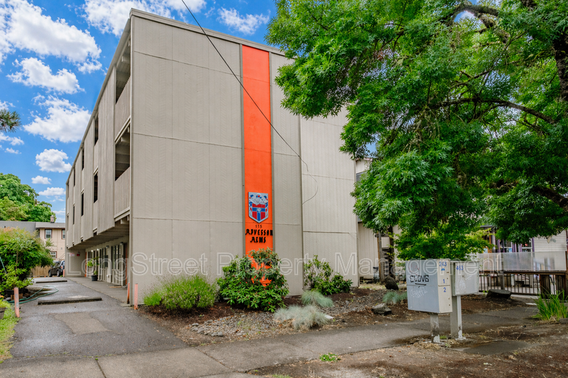 Corvallis Condo: 115 NW 15th St