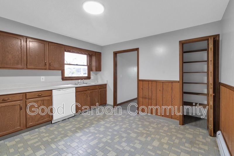 North Tonawanda Condo: 248 Oliver St