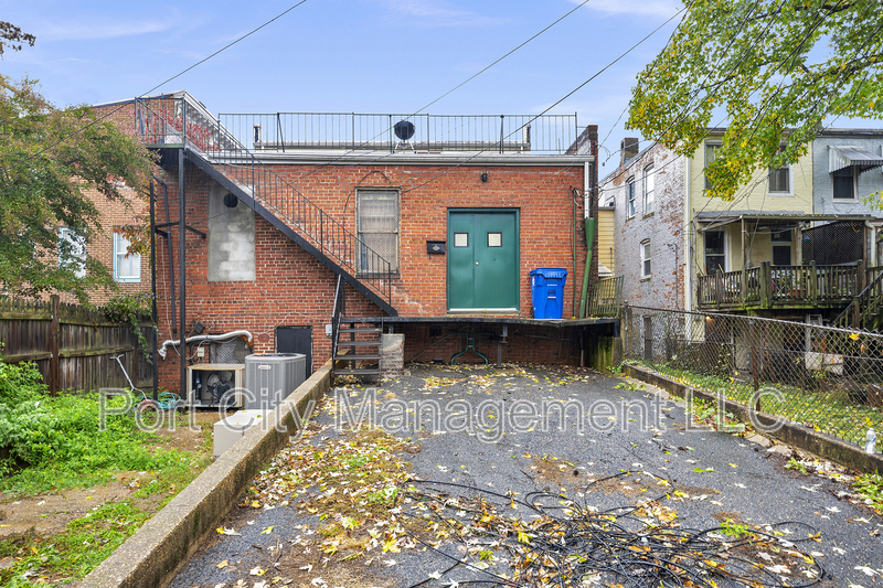 Baltimore Condo: 4032 Roland Avenue