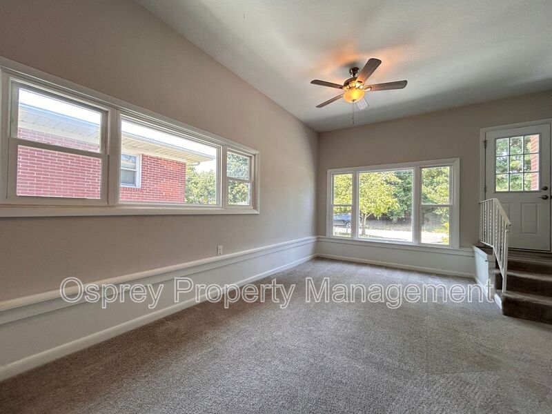 Charming 3-Bedroom Home with Bonus Room & Spacious Yard