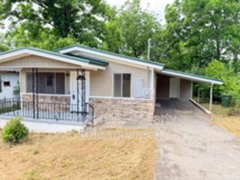 Birmingham House: 3736 Oak Ave SW