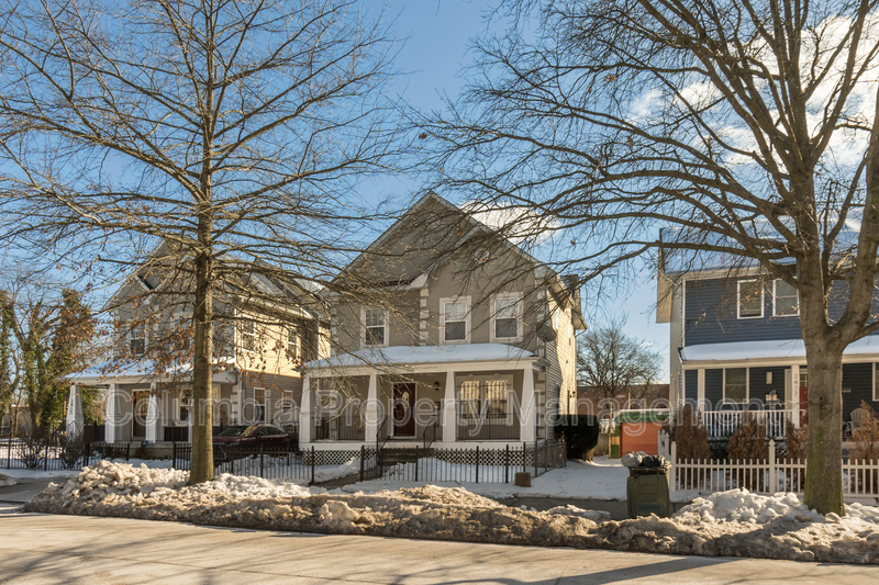 Washington House: 2421 Franklin St NE