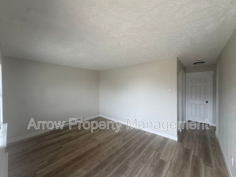 Tarkio House: 610 S 7th Street-15