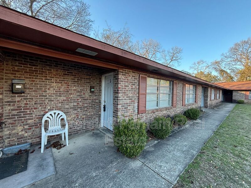 Columbus Condo: 621 Hughes Street