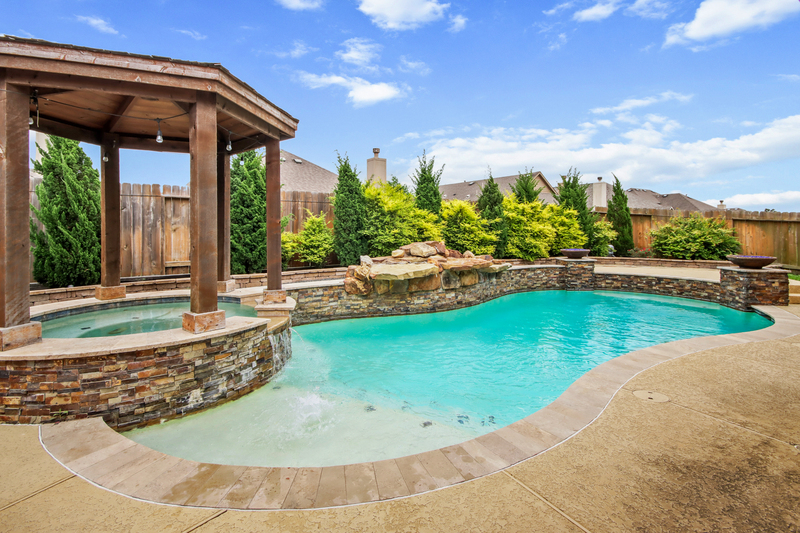 Houston House: 18114 Dorman Draw Lane